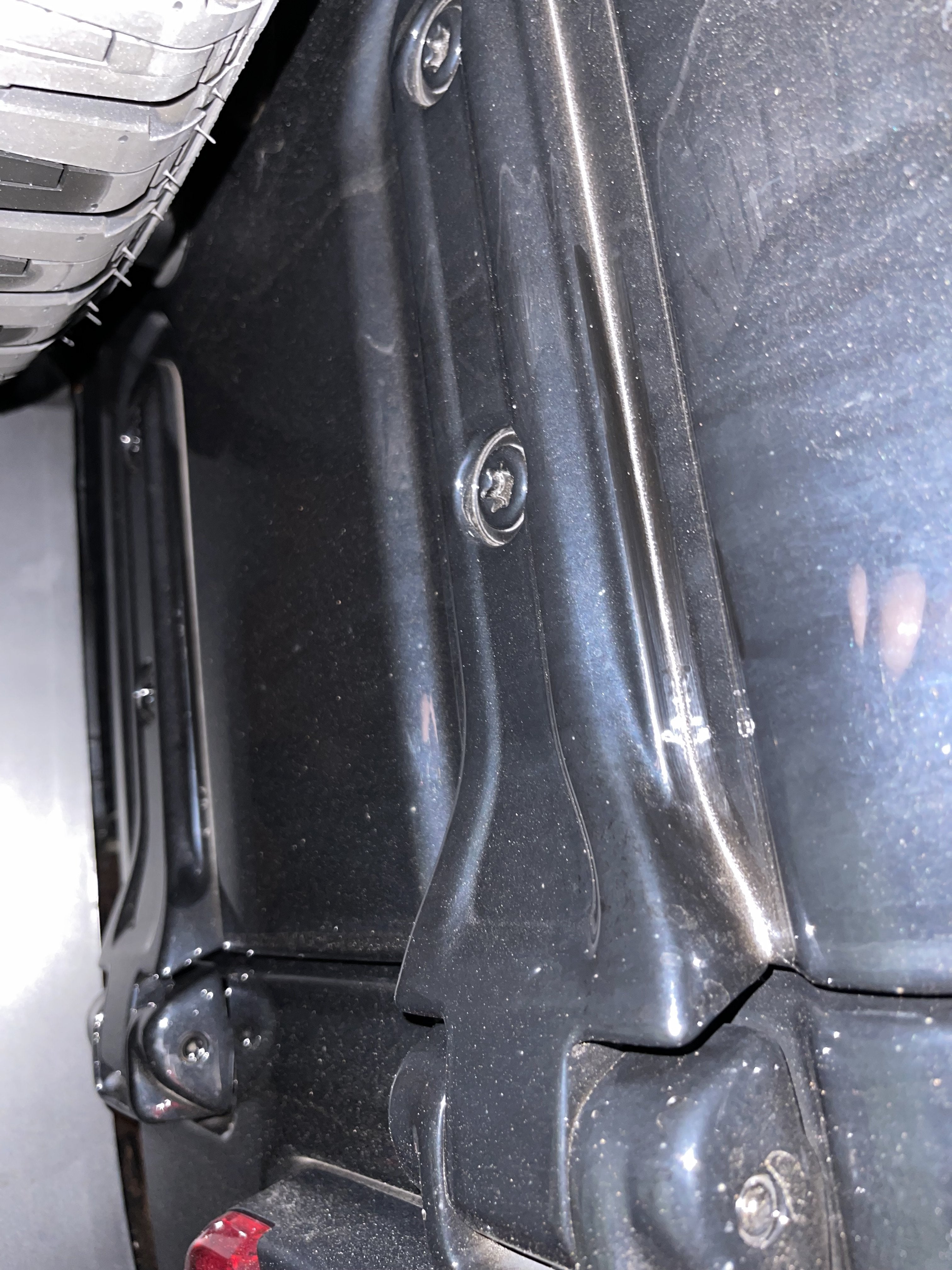 2021 Wrangler 4XE - Tailgate Hinge Paint Bubble? Also, how to clean this  area? | Jeep Wrangler 4xe Forum
