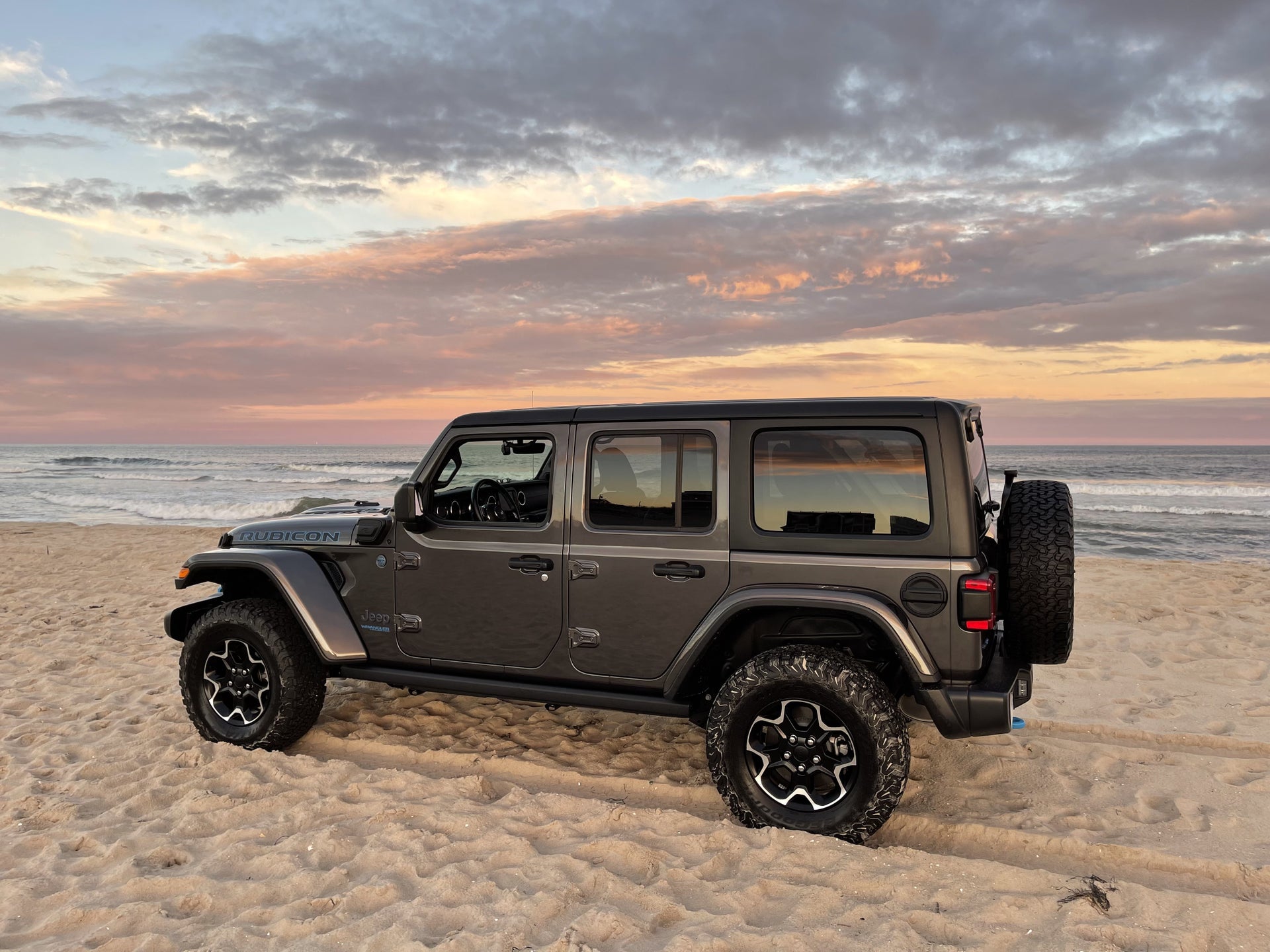 Cruising the beach yesterday afternoon | Jeep Wrangler 4xe Forum
